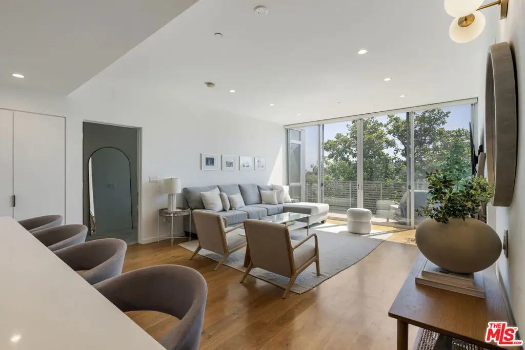 12504 Woodbridge Street #402, Studio City, CA 91604 - #1