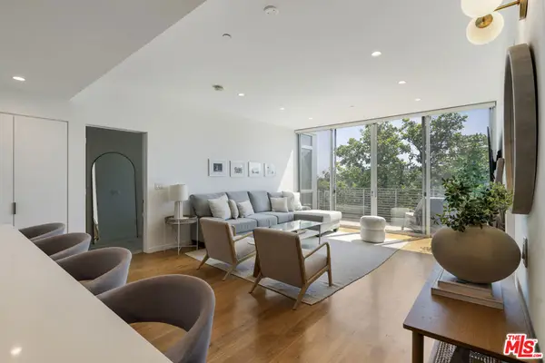 12504 Woodbridge Street #402, Studio City, CA 91604