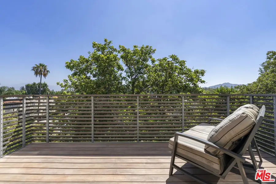 12504 Woodbridge Street #402, Studio City, CA 91604 - #3