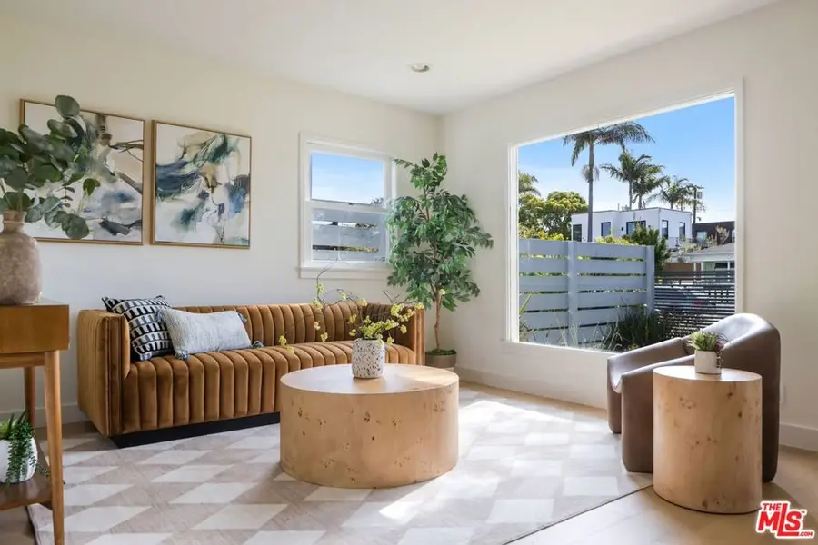 935 Indiana Avenue, Venice, CA 90291 - #2