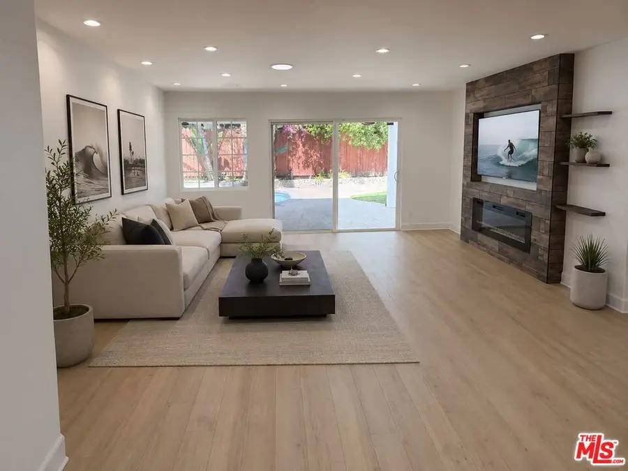 6159 Debs Avenue, Woodland Hills, CA 91367 - #2