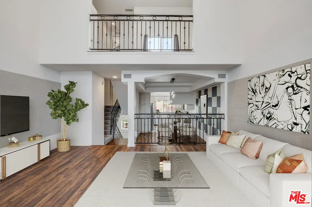 10924 Bloomfield Street #7, North Hollywood, CA 91602 - #1