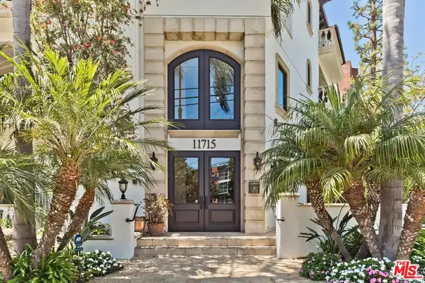 11715 Chenault Street #102, Los Angeles, CA 90049