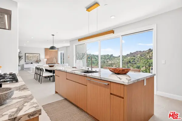 8045 Bulwer Drive, Los Angeles, CA 90046