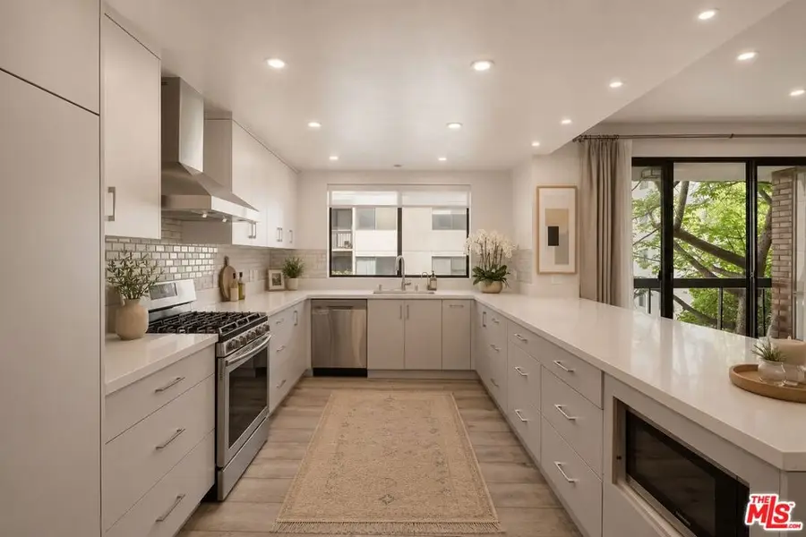 324 N Palm Drive #307, Beverly Hills, CA 90210 - #3