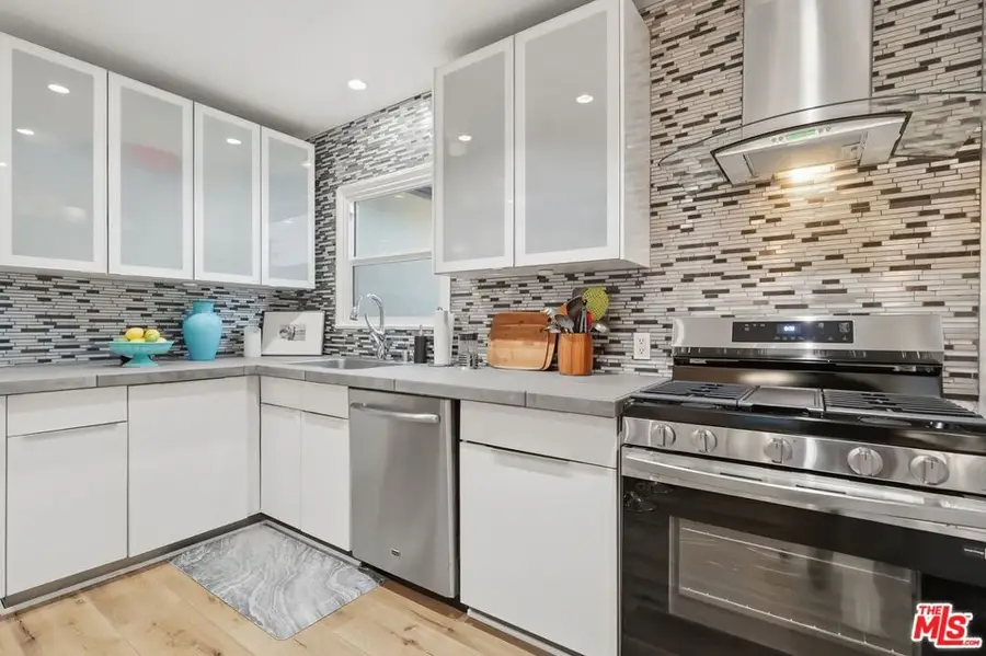 7870 Truxton Avenue, Los Angeles, CA 90045 - #3