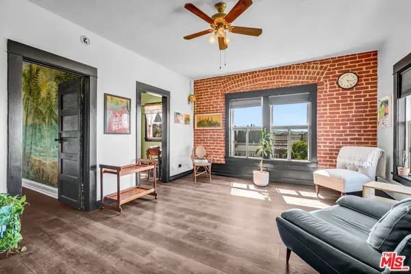 325 W 3rd Street #410, Long Beach, CA 90802