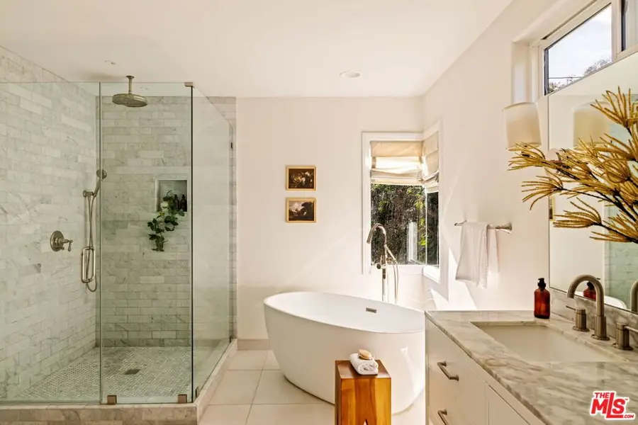 825 Huntley, West Hollywood, CA 90069 - #3