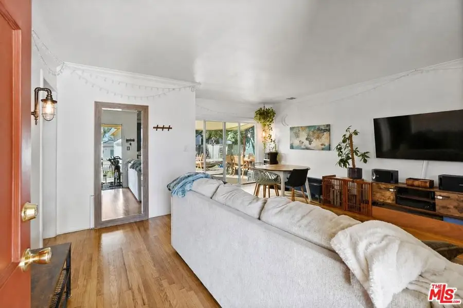 17646 Delano Street, Encino, CA 91316 - #3