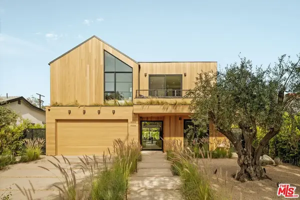 5034 Varna Avenue, Los Angeles, CA 91423