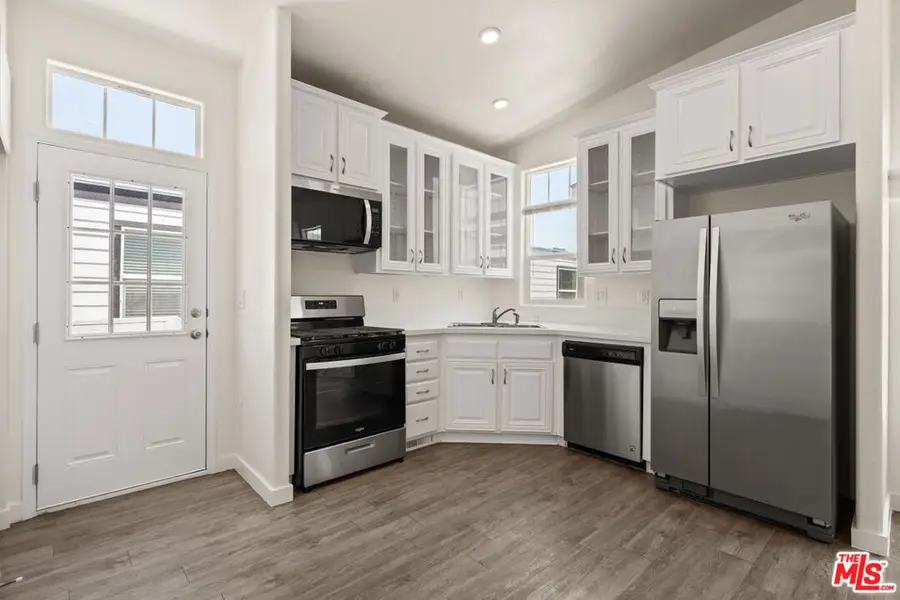 8250 Lankershim Boulevard #30, North Hollywood, CA 91605 - #2