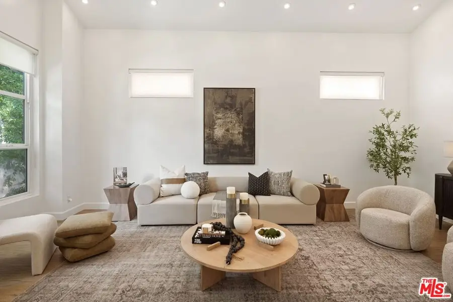 15232 Hartsook Street, Sherman Oaks, CA 91403 - #2