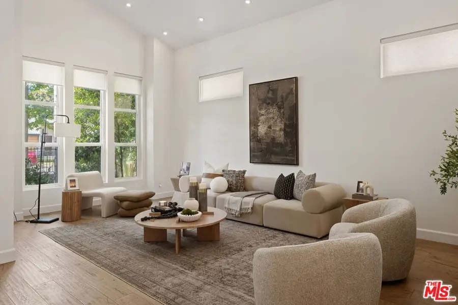 15232 Hartsook Street, Sherman Oaks, CA 91403 - #3