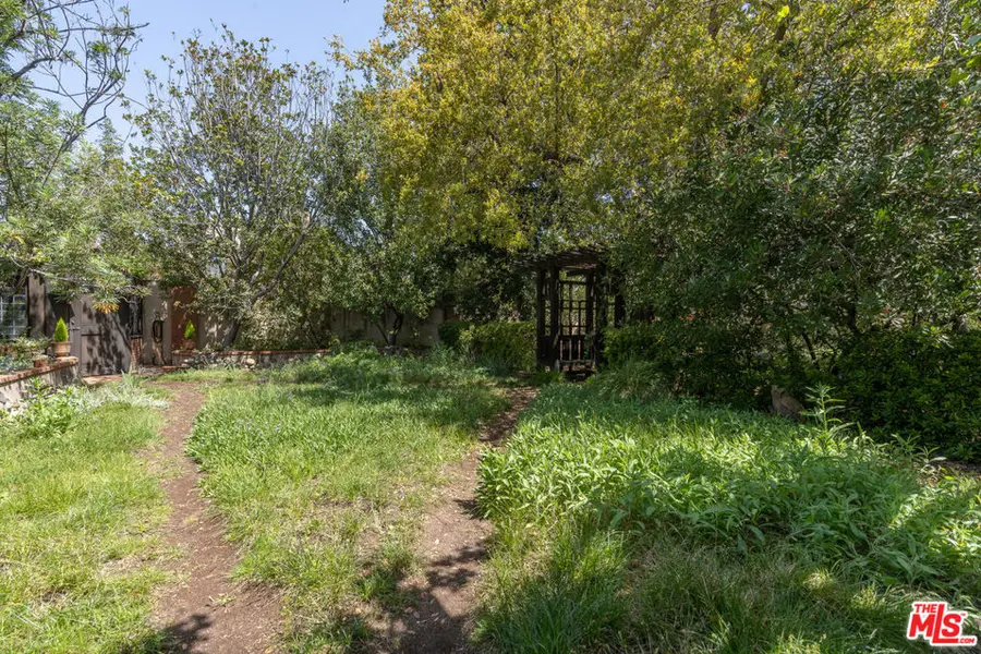 103 S Van Ness Avenue, Los Angeles, CA 90004 - #2