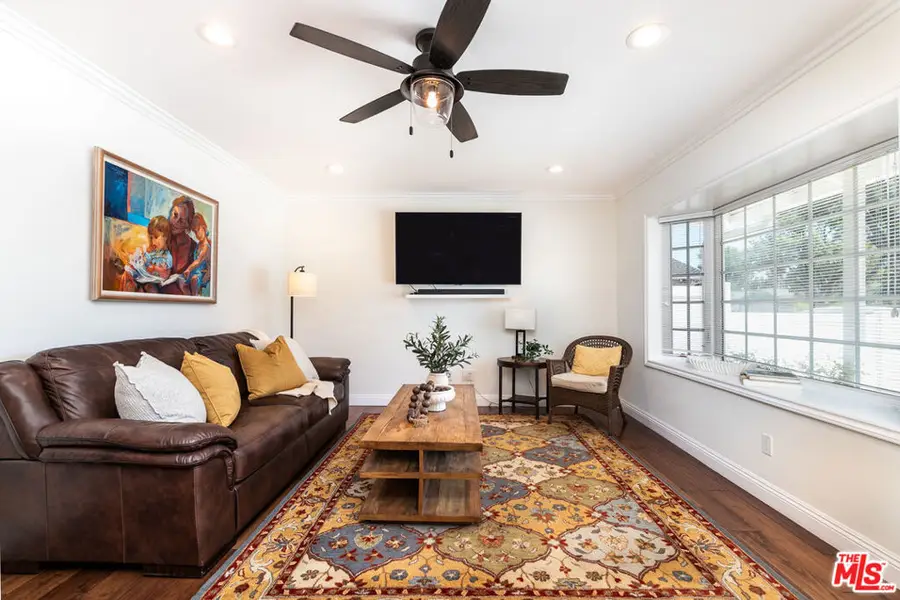 8121 Kentland Avenue, Canoga Park, CA 91304 - #3