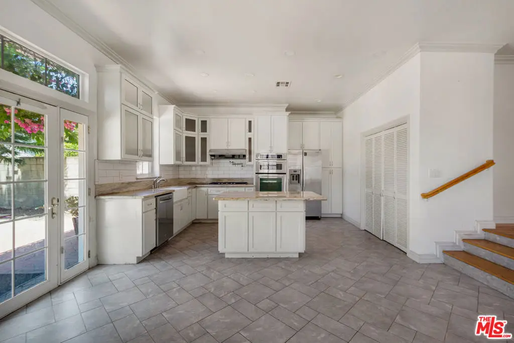 6019 S Harcourt Avenue, Los Angeles, CA 90043 - #1