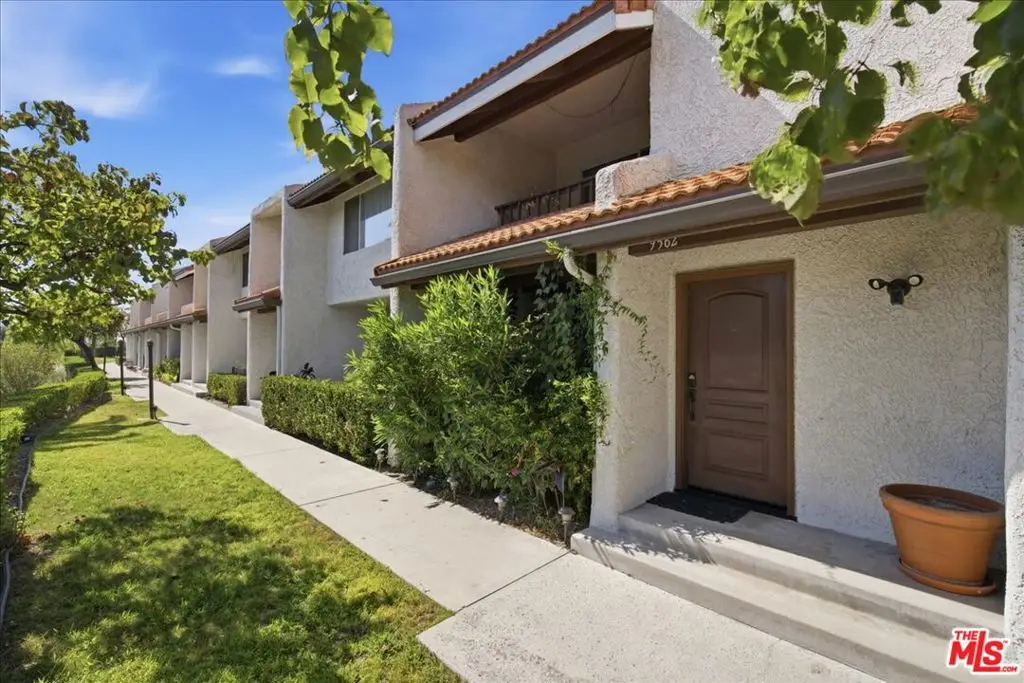 9562 Via Bernardo, Burbank, CA 91504 - #1