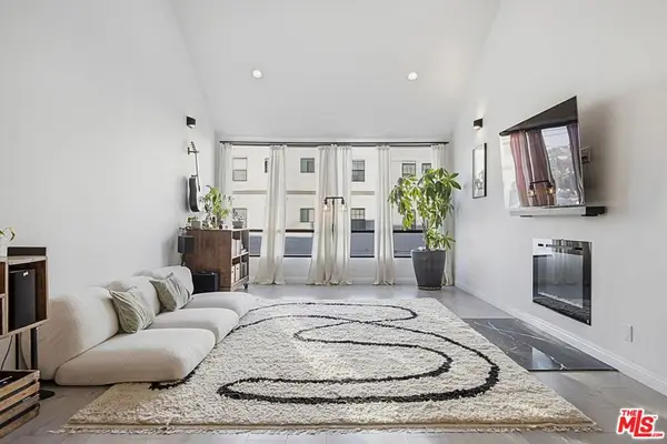 1900 Vine Street #303, Los Angeles, CA 90068
