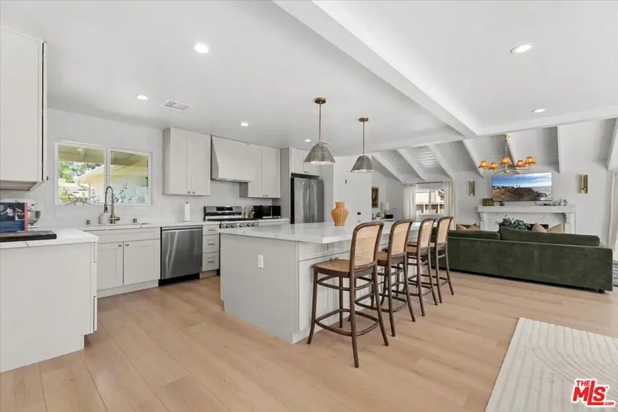 6460 Penfield Avenue, Woodland Hills, CA 91367 - #3