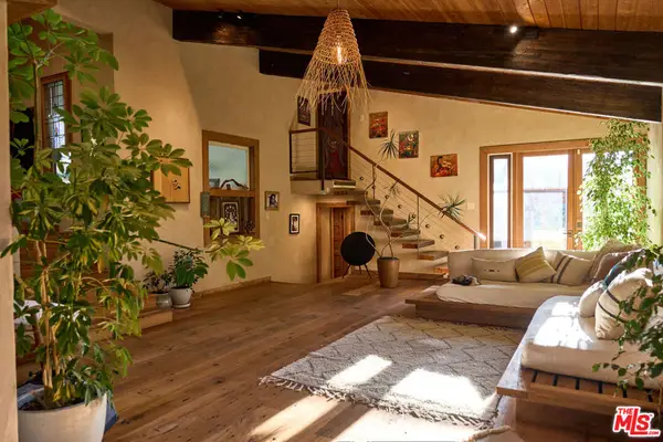 22068 Topanga School Road, Topanga, CA 90290