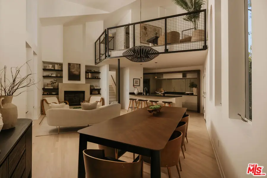 2027 Oakwood Avenue, Venice, CA 90291 - #2