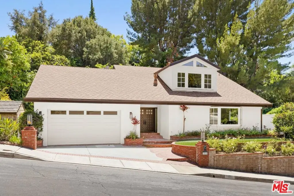 15810 Castlewoods Drive, Sherman Oaks, CA 91403 - #1