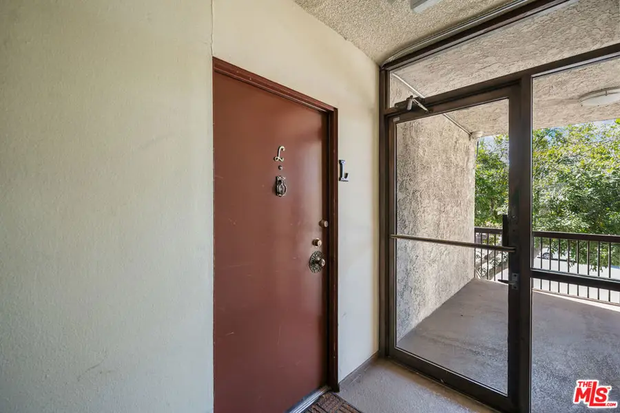 1485 E Wilson Avenue #L, Glendale, CA 91206 - #2
