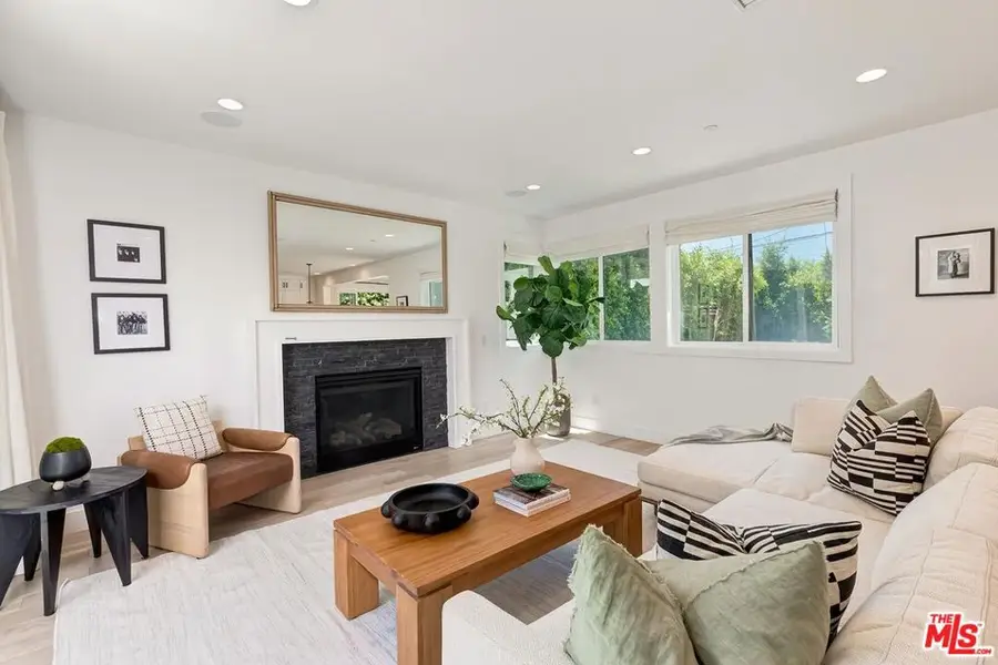 3641 Barry Avenue, Los Angeles, CA 90066 - #3