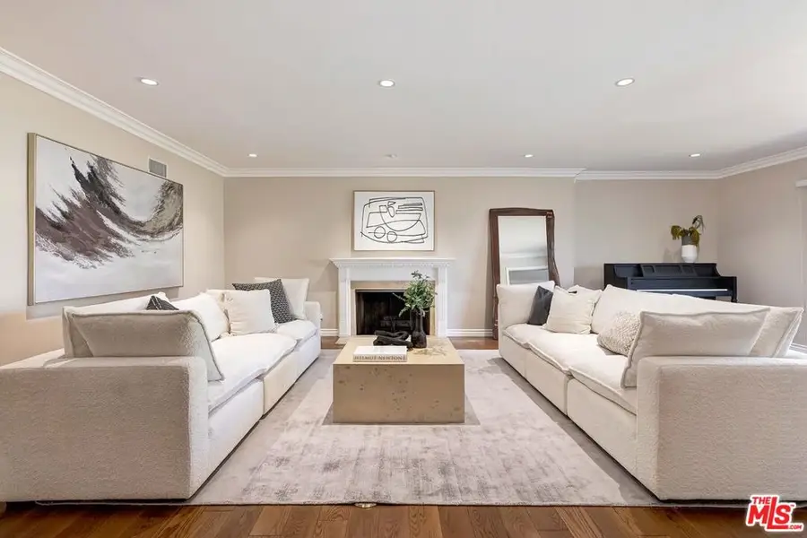 2302 Duxbury Circle, Los Angeles, CA 90034 - #3
