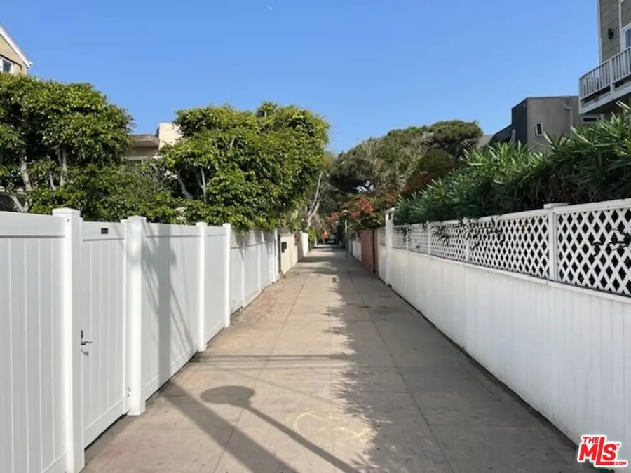 23 19th Avenue, Venice, CA 90291 - #2