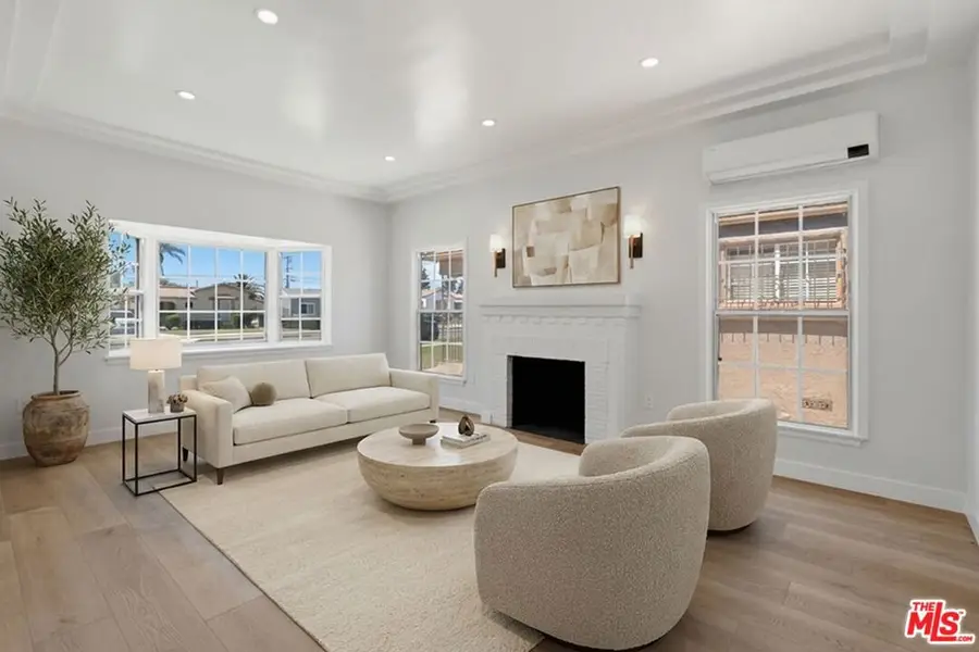 9470 Harvard Boulevard, Los Angeles, CA 90047 - #2