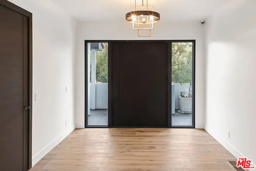 3373 Coldwater Canyon Avenue, San Fernando Valley, CA 91604 - #3