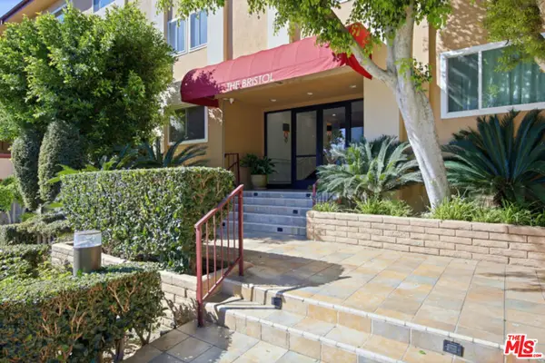 1121 N Olive Drive #302, West Hollywood, CA 90069