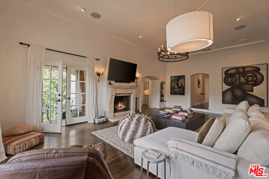 3145 La Suvida Drive, Los Angeles, CA 90068 - #1