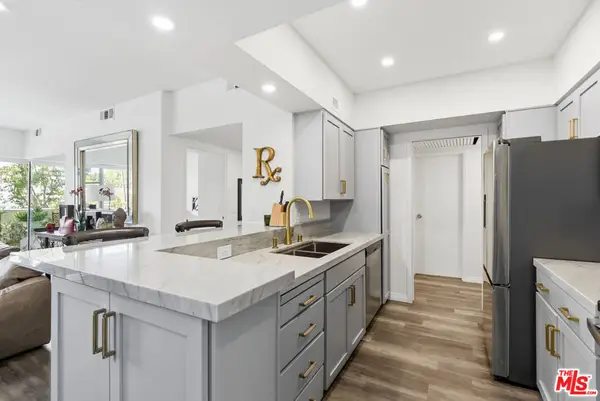 7135 Hollywood Boulevard #206, Los Angeles, CA 90046