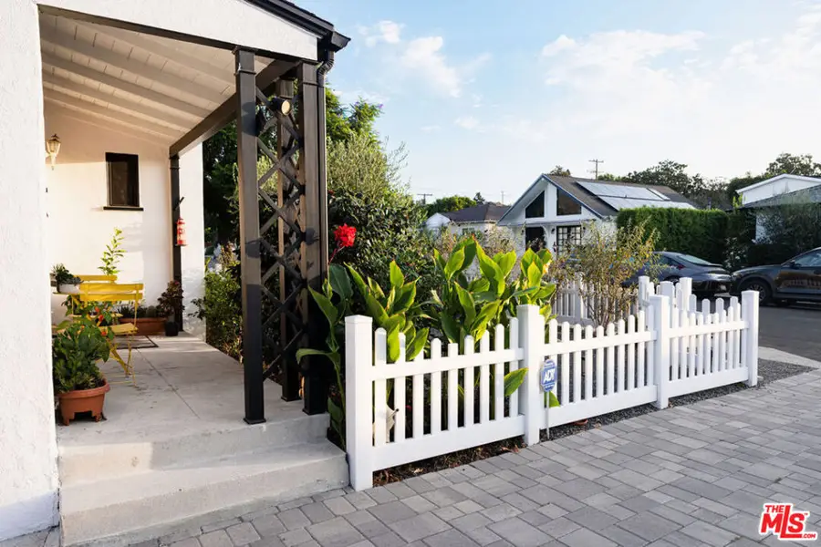 2813 S Bentley Avenue, Los Angeles, CA 90064 - #3