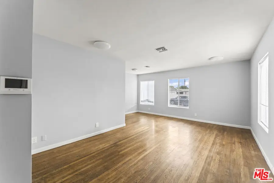 8102 Norwich Avenue, Panorama City, CA 91402 - #2