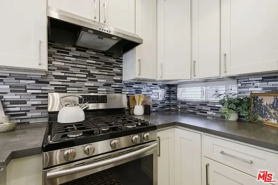 11110 Camarillo Street #122, Toluca Lake, CA 91602 - #2