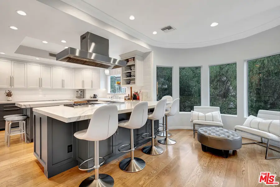 4102 Cachalote Street, Woodland Hills, CA 91364 - #2