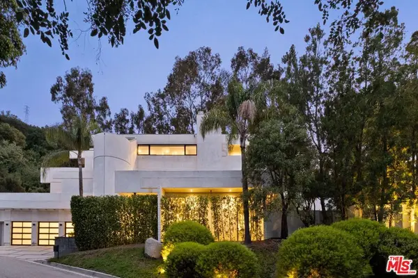 11210 Briarcliff Lane, Los Angeles, CA 91604