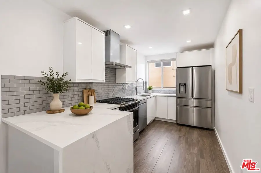11652 Chenault Street #14, Los Angeles, CA 90049 - #3
