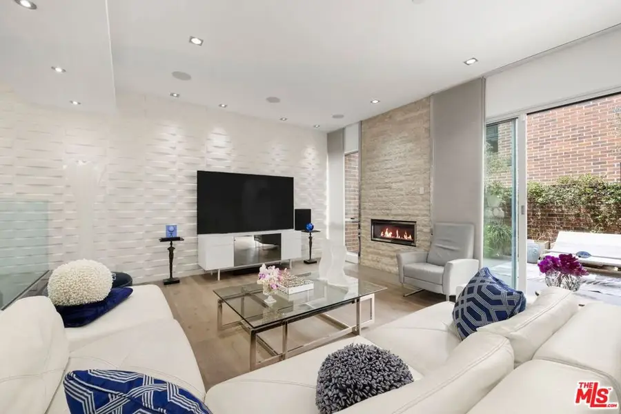 9305 Burton Way #A, Beverly Hills, CA 90210 - #2