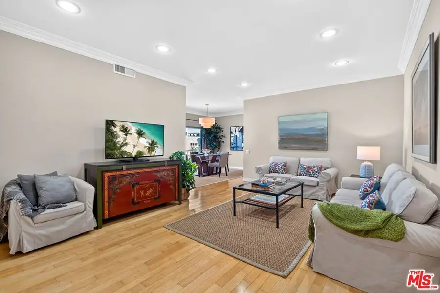 612 S Barrington Avenue #417, Los Angeles, CA 90049 - #2
