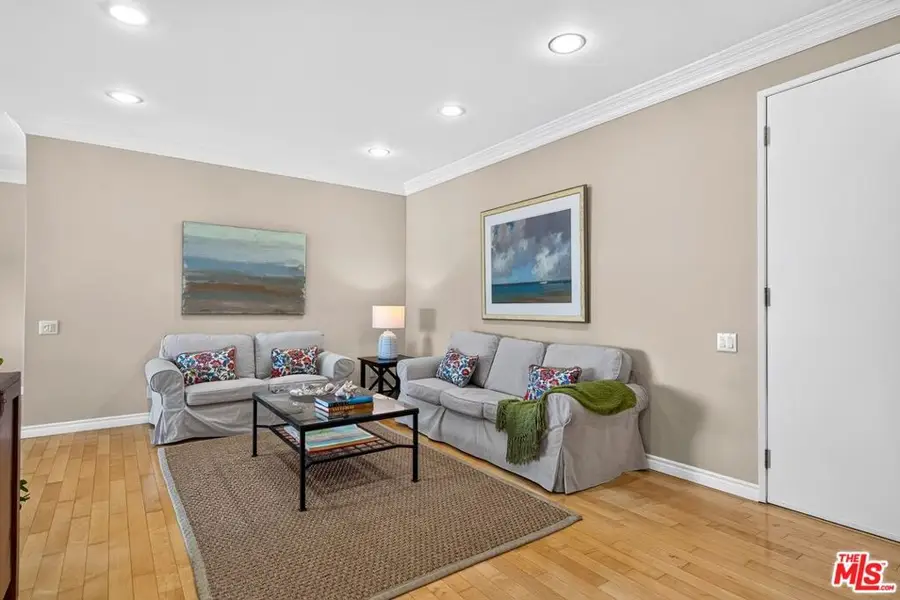 612 S Barrington Avenue #417, Los Angeles, CA 90049 - #3