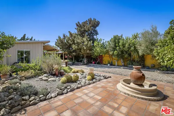 6033 Fulcher Avenue, Los Angeles, CA 91606