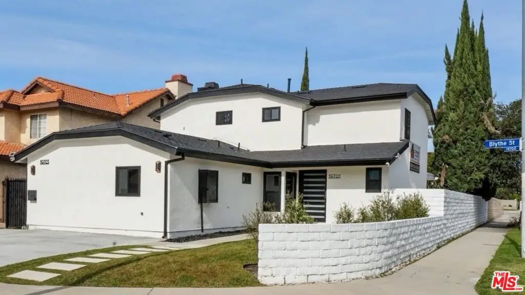 19701 Blythe Street, Winnetka, CA 91306 - #1