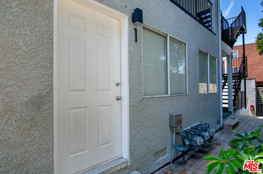 231 E Hyde Park Boulevard, Inglewood, CA 90302 - #3
