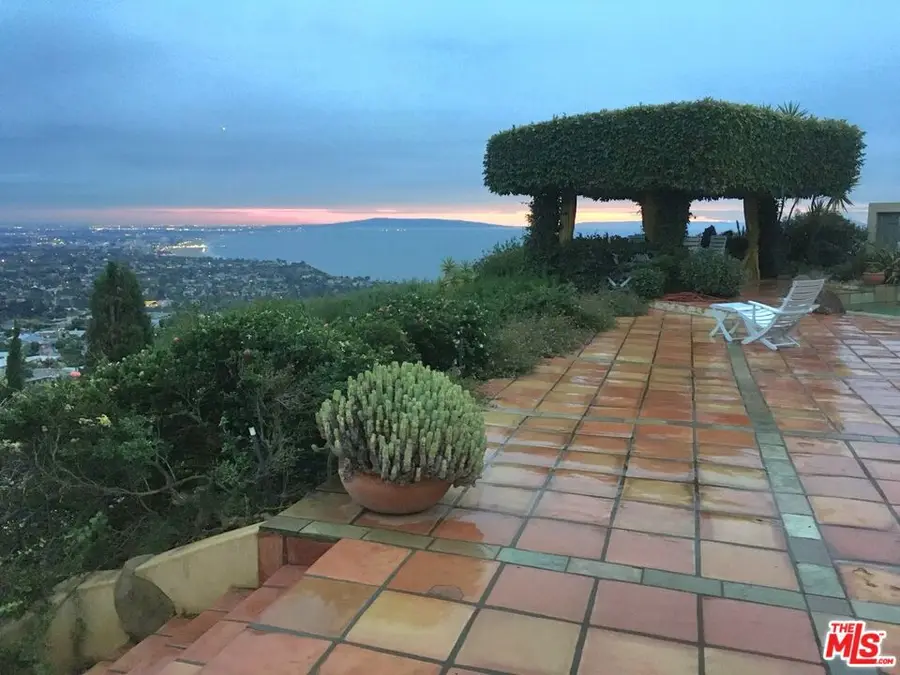 1058 Vista Grande Drive, Pacific Palisades, CA 90272 - #2