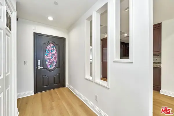 1043 S Kenmore Avenue #404, Los Angeles, CA 90006