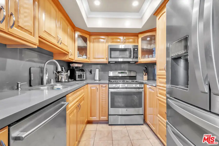 14610 Erwin Street #211, Van Nuys, CA 91411 - #3